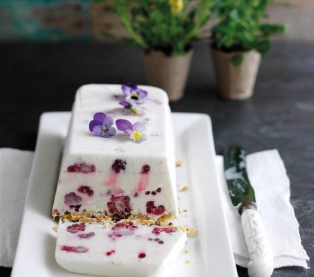 Blackberry and Coconut Parfait - an easy and elegant dessert that can be made in advance