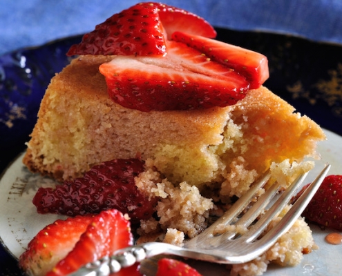 Recipe for Almond Cake with Honey Balsamic Strawberries 8 Almond Cake with Balsamic Strawberries