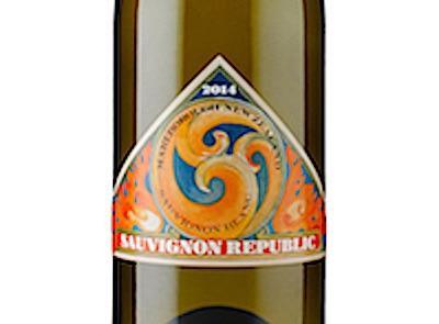 Label shot of Sauvignon Republic Sauvignon Blanc